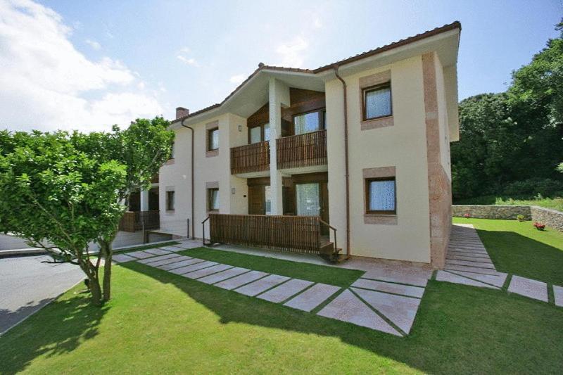 Barro  Apartamentos La Barzana מראה חיצוני תמונה