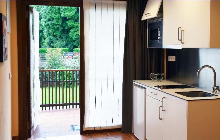 Barro  Apartamentos La Barzana מראה חיצוני תמונה