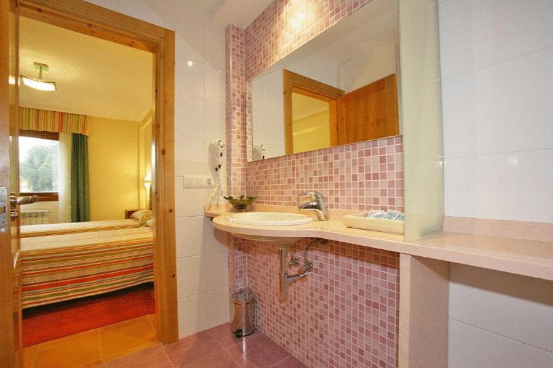Barro  Apartamentos La Barzana מראה חיצוני תמונה